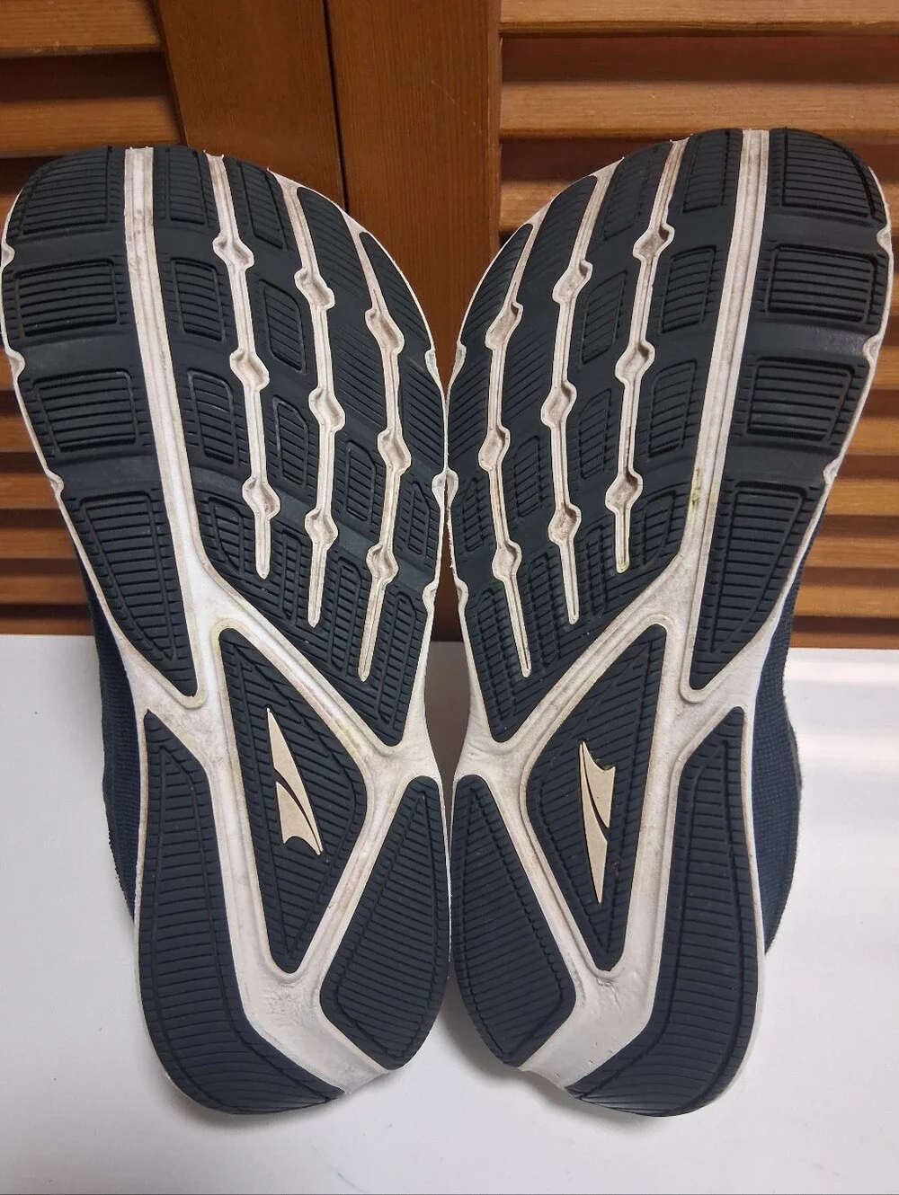 Altra Escalante 3 Women’s Running Shoe * Size: 9.5